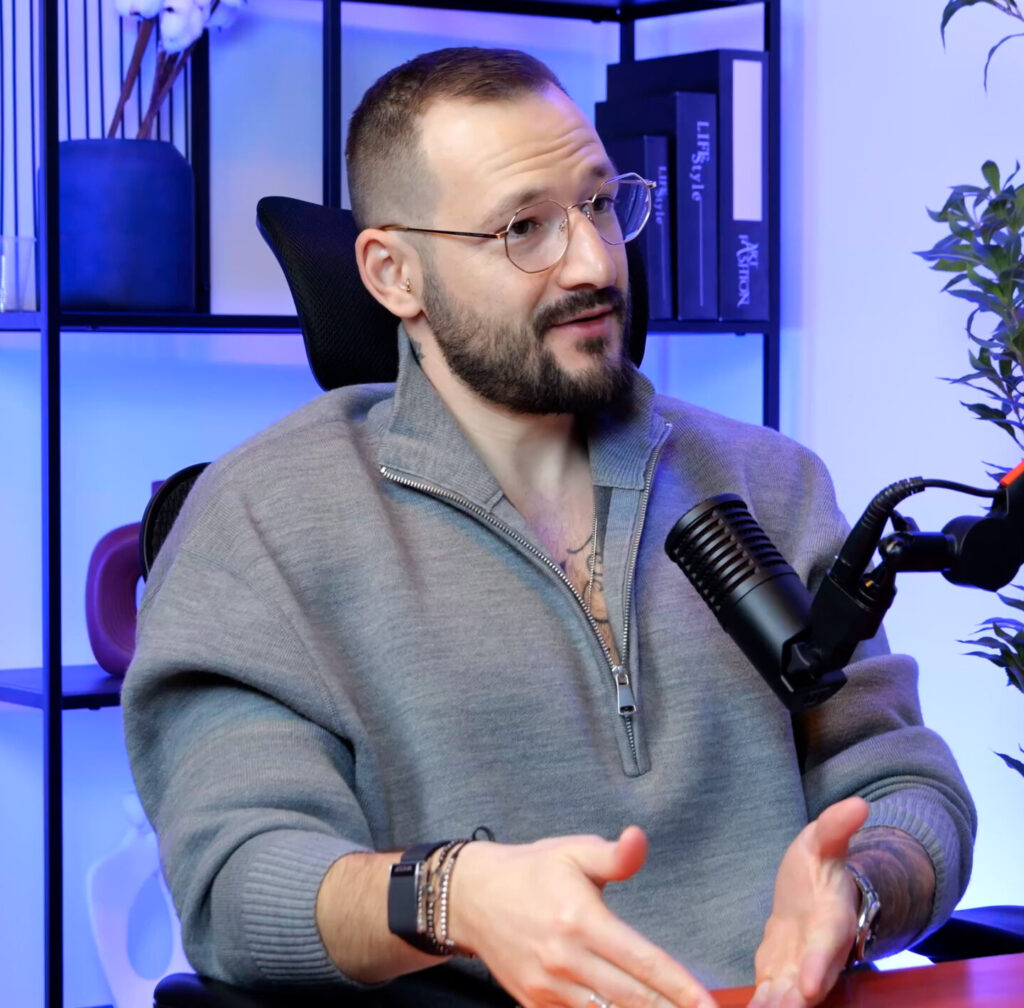 P1047200.00_11_40_02.Still003